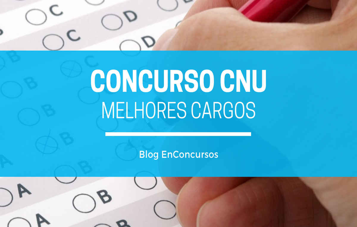 foto de mão segurando caneta preenchendo uma folha de gabarito com texto sobre a imagem Concurso CNU: melhores cargos